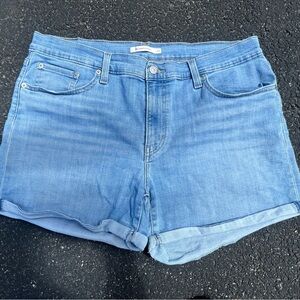 Levi’s shorts size 33